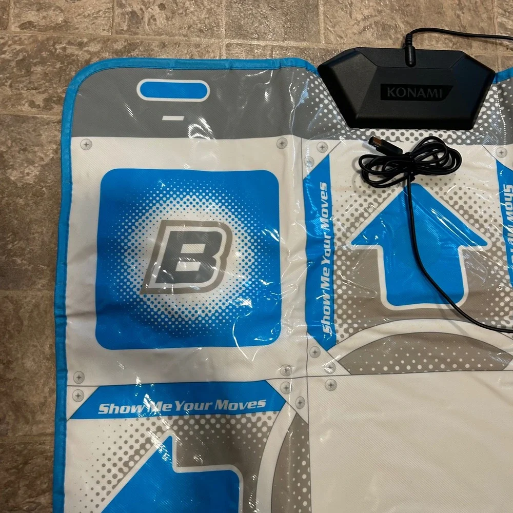 Konami Dance Dance Revolution Hottest Party Nintendo Wii Game Controller Mat